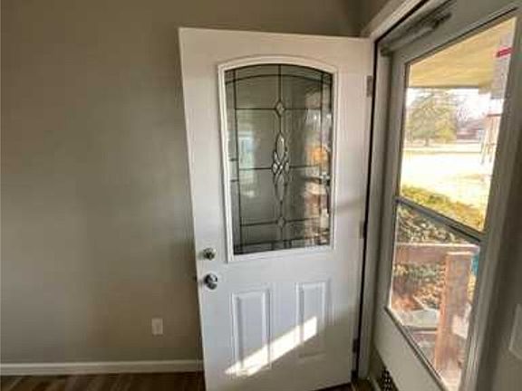 5th image of 7070 Peters Rd