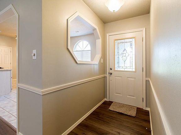 3rd image of 1221 Topaz Way