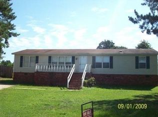 1102 Mackintosh Ct, Raeford, NC 28376