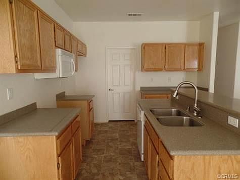 3rd image of 13585 Boulder Ln
