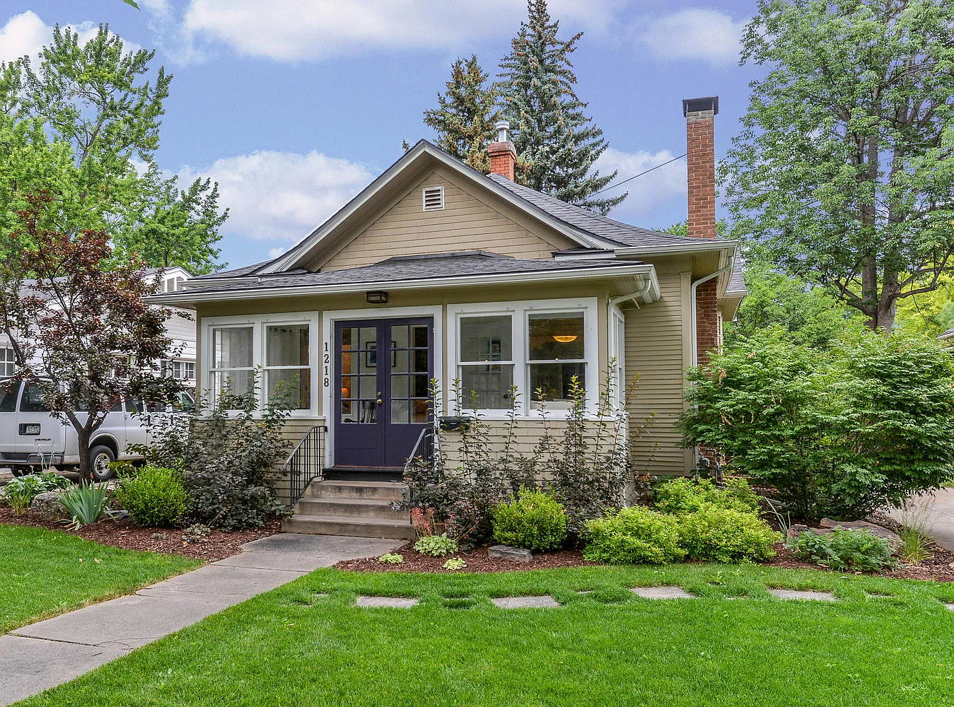 4 bed, 2.0 bath, 2246 sqft, $3,625 — Photo 1
