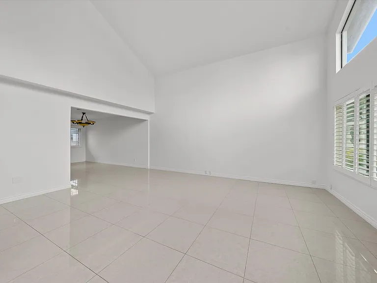 2222 Pier Ave — Photo 35