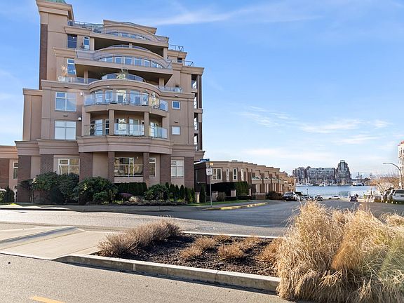 2nd image of 75 Songhees Rd #306