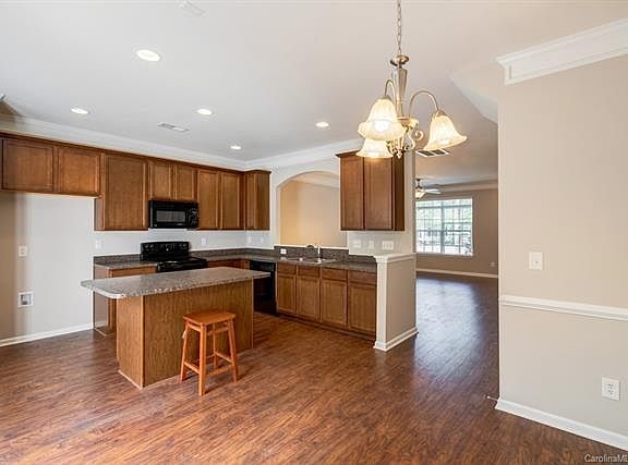 4th image of 2816 Birkhill Ln