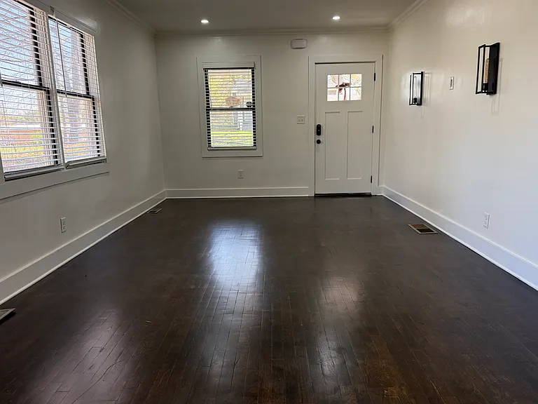 1232 Almont Dr SW — Photo 6