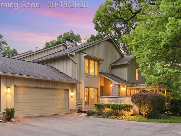 1123 Ivyglen Cir, Bloomfield Hills, MI 48304
