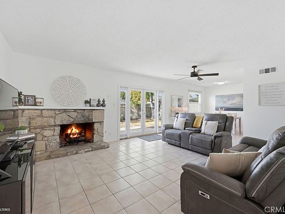 5th image of 5041 McFadden Ave