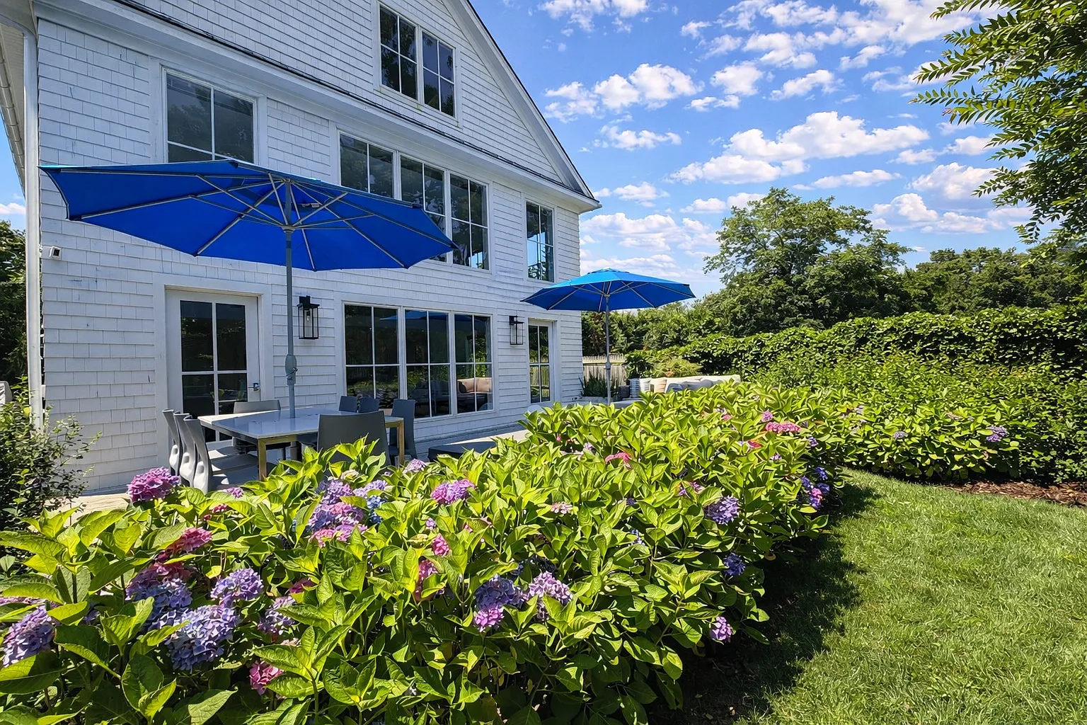 Designer Rental in East Hampton Village — Photo 1