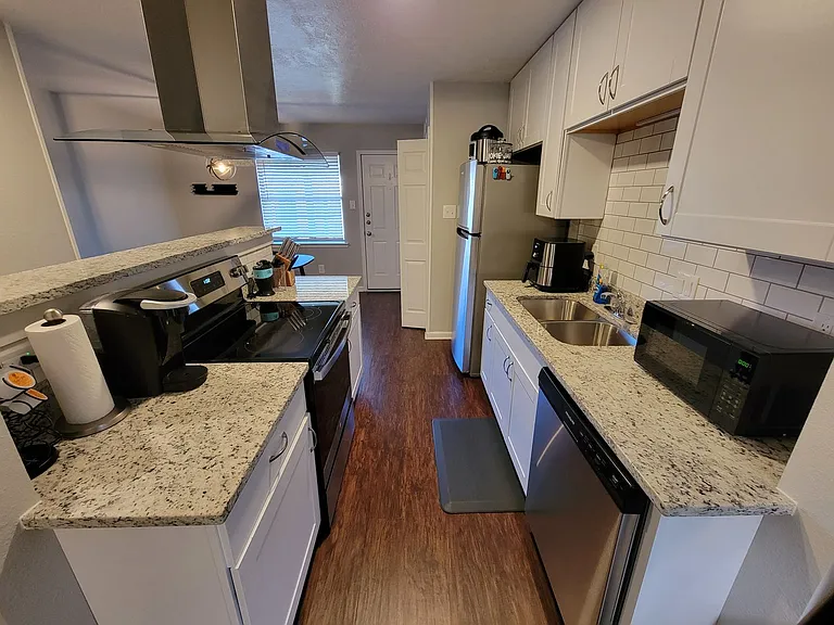 1411 Airline Dr #A — Photo 7