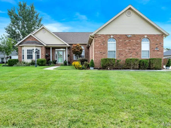 588 Manor Ln, Millstadt, IL 62260