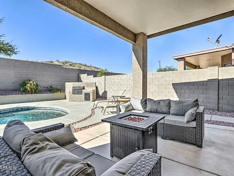 17977 W Hubbard Dr — Photo 27
