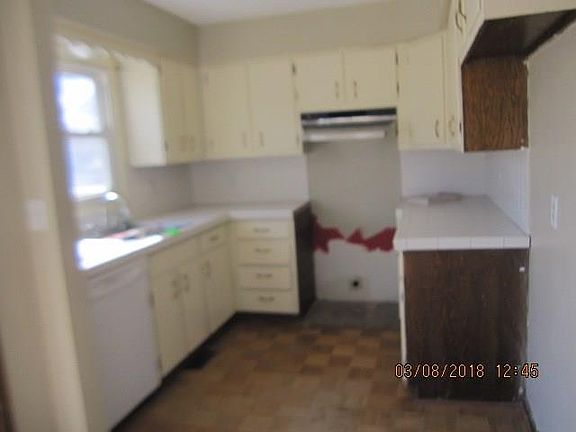 4th image of 817 NW Greenwood St #33