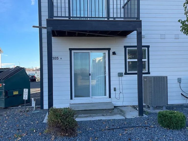 2805 W Marina Dr — Photo 2