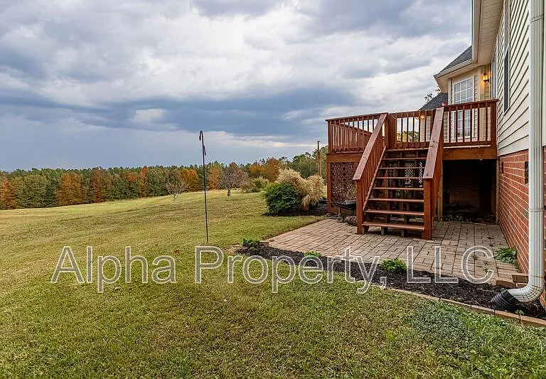 97 Smith Rd — Photo 32