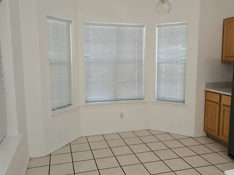 8415 Calle Soquelle NE — Photo 5