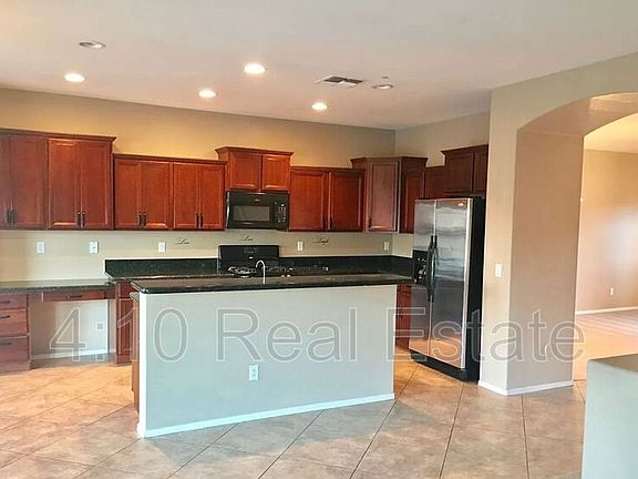 3rd image of 44172 W Sedona Trl