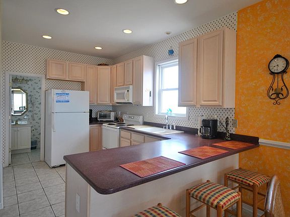 5th image of 3814 Island Dr