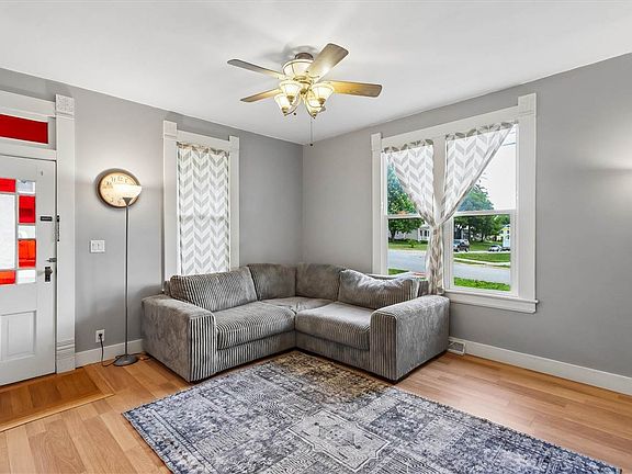 5th image of 180 3rd St E