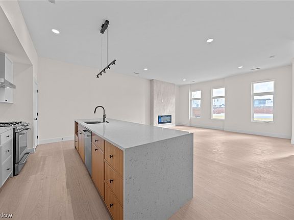 5th image of 2149 Columbus Rd