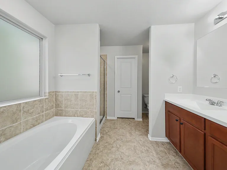 1100 Jackson Ln — Photo 12