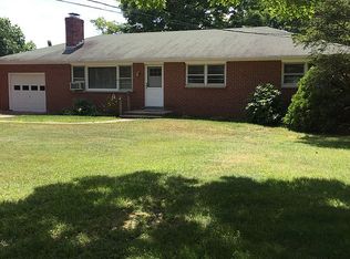 40 Arlington Ave, Saint James, NY 11780