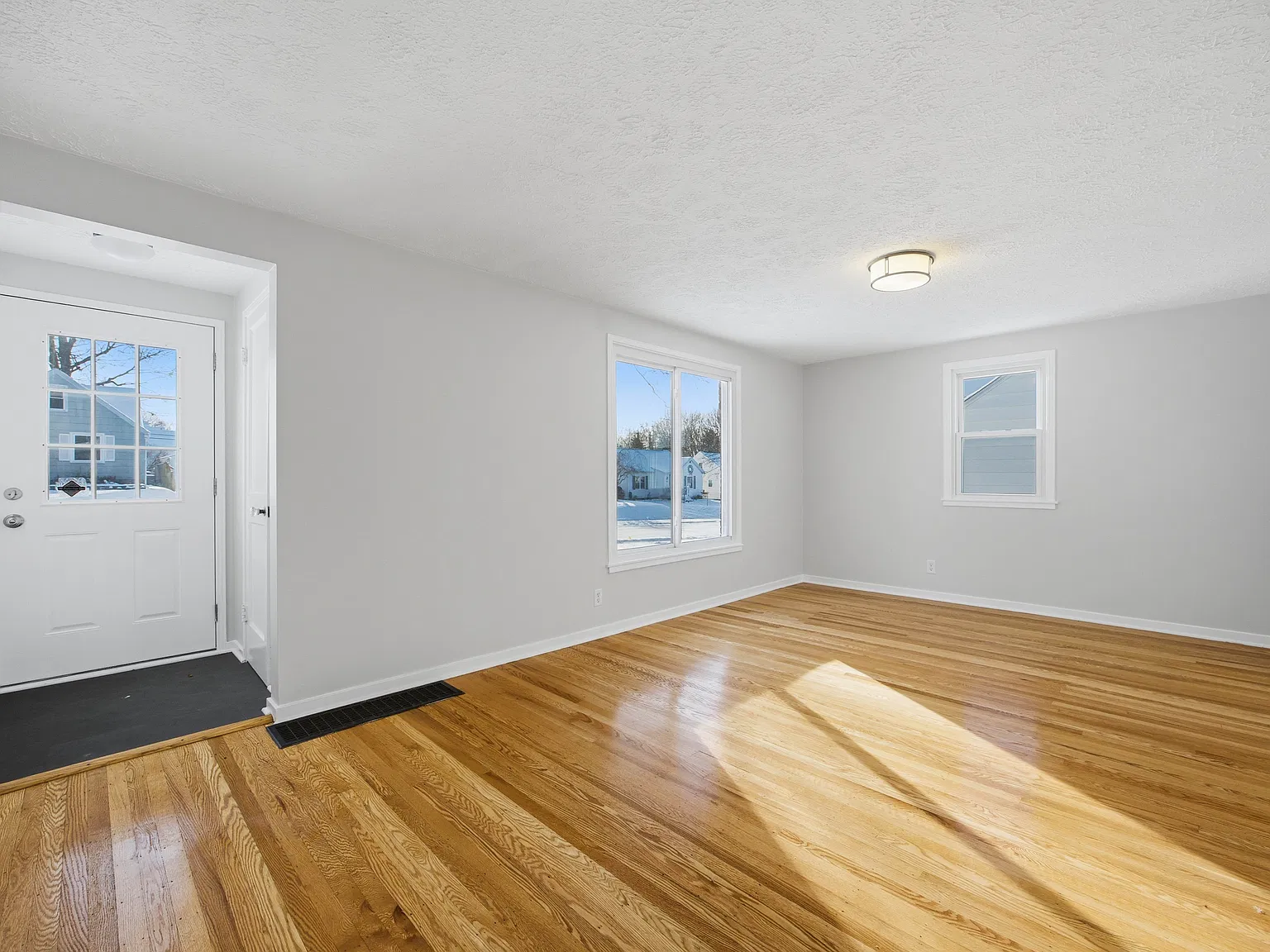 470 Falstaff Rd — Photo 4