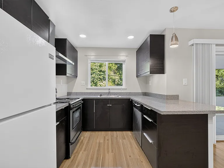 1815 Ednamary Way #F — Photo 9