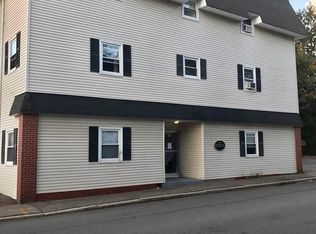 16 Richards Ave APT 301, North Attleboro, MA 02760