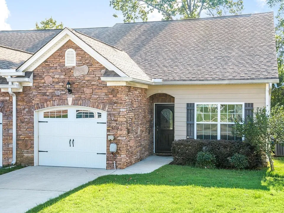 7616 Magnolia Leaf Ln