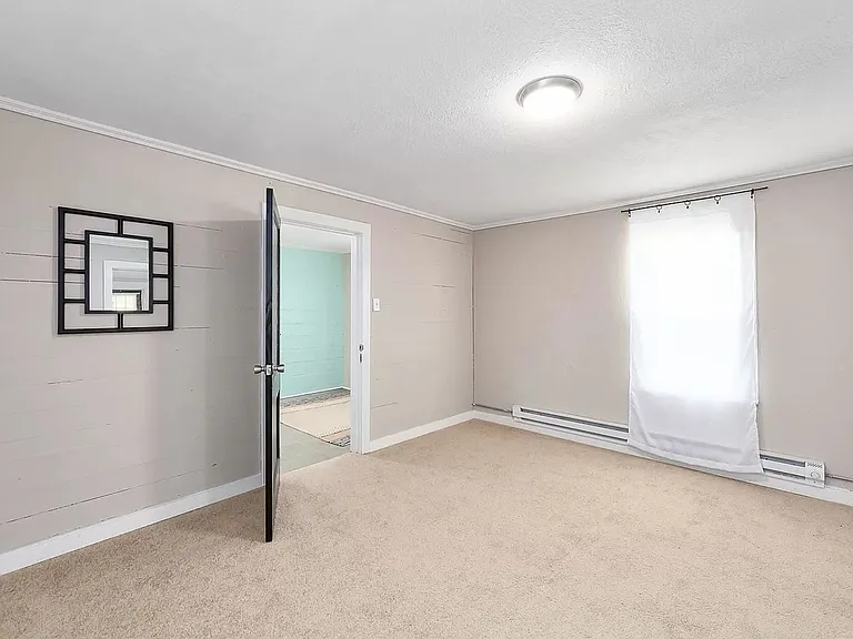 1031 N Harris St — Photo 3