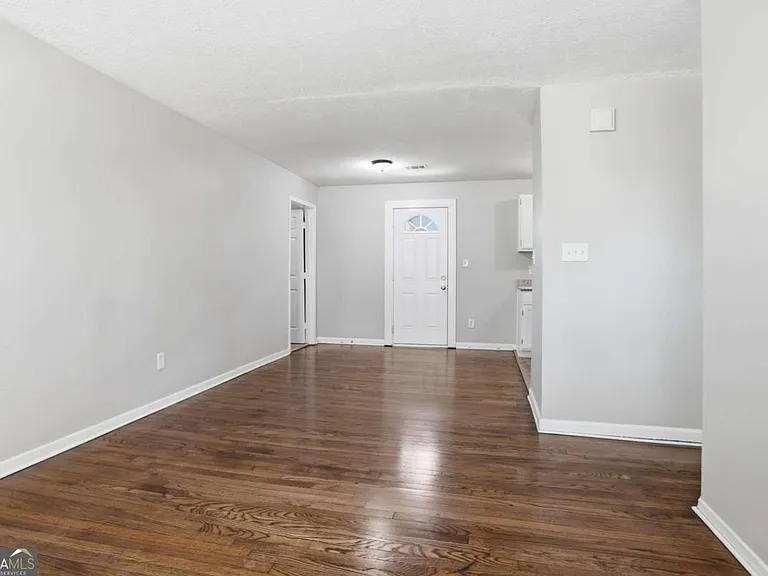 829 Bonneville Ter NW — Photo 2