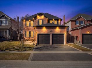 2443 Newport St, Burlington, ON L7M 3Y1