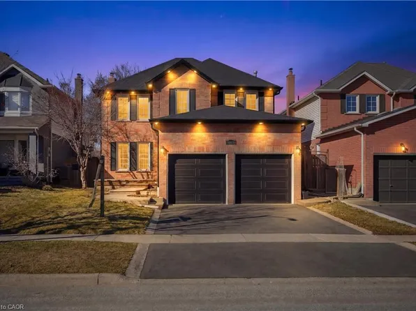 2443 Newport St, Burlington, ON L7M 3Y1