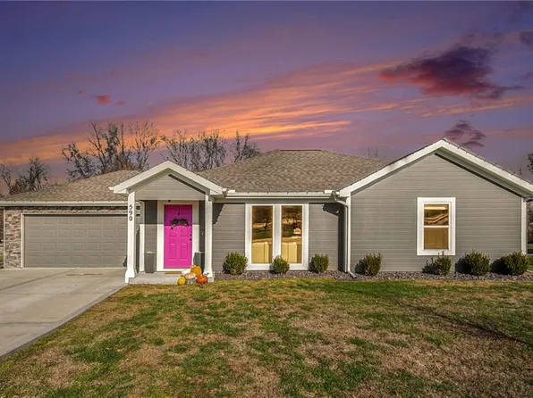 590 Dolinger Ct, Trimble, MO 64492