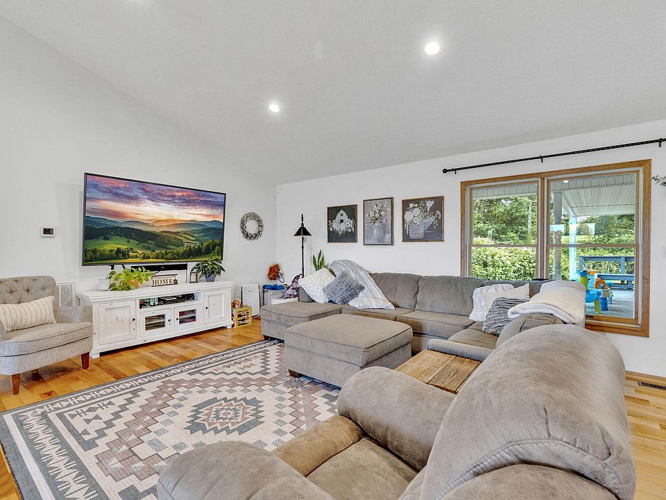 7th image of this home