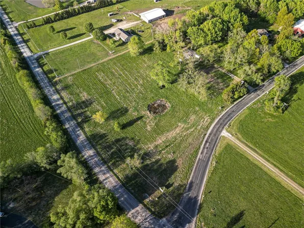 23610 E 175th St, Pleasant Hill, MO 64080