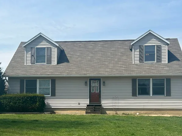978 Clarendon Rd, Quincy, MI 49082