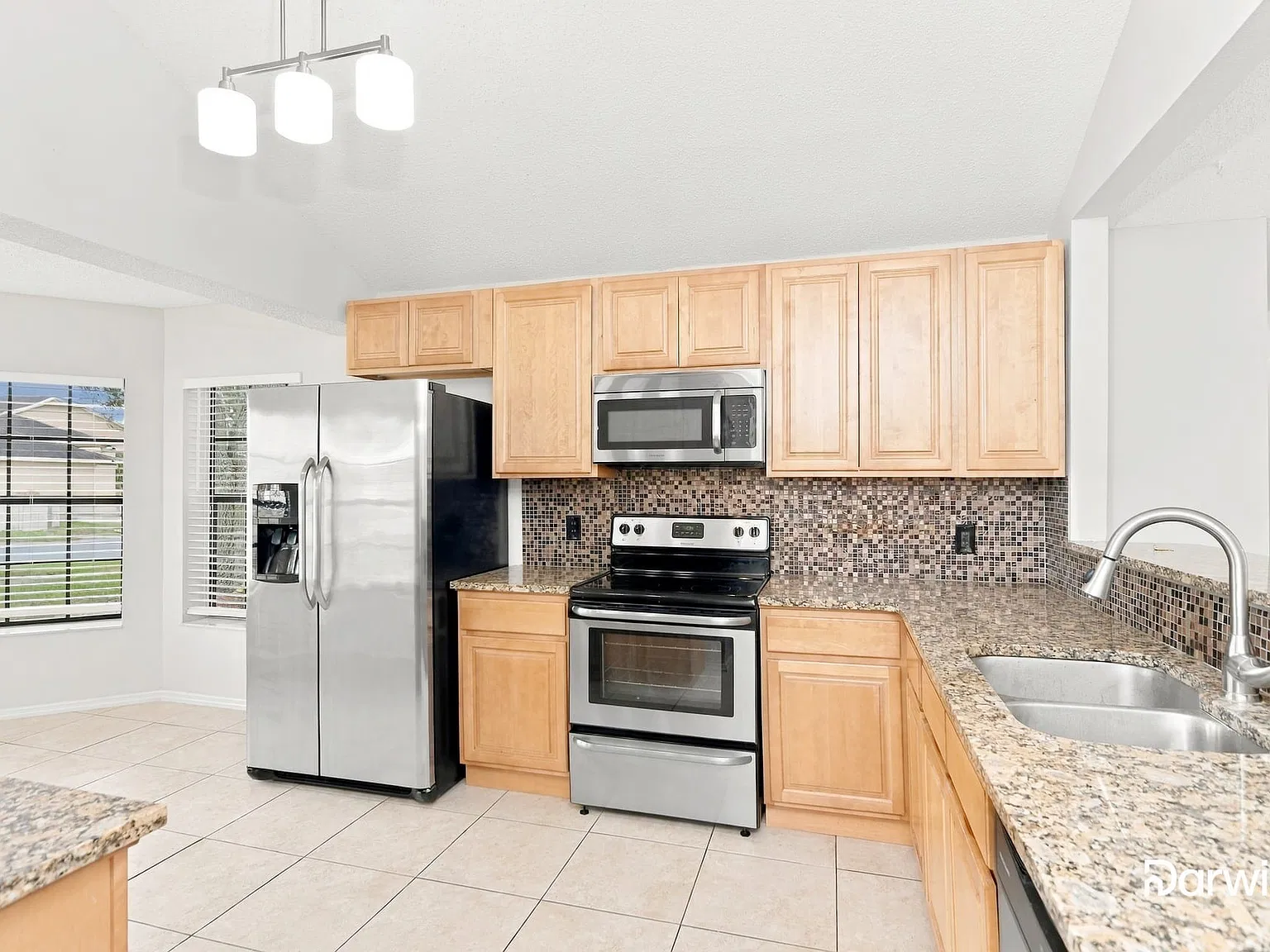 3 bed, 2.0 bath, 1472 sqft, $2,575 — Photo 2