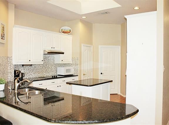 3rd image of 8754 Sunset Trace Dr