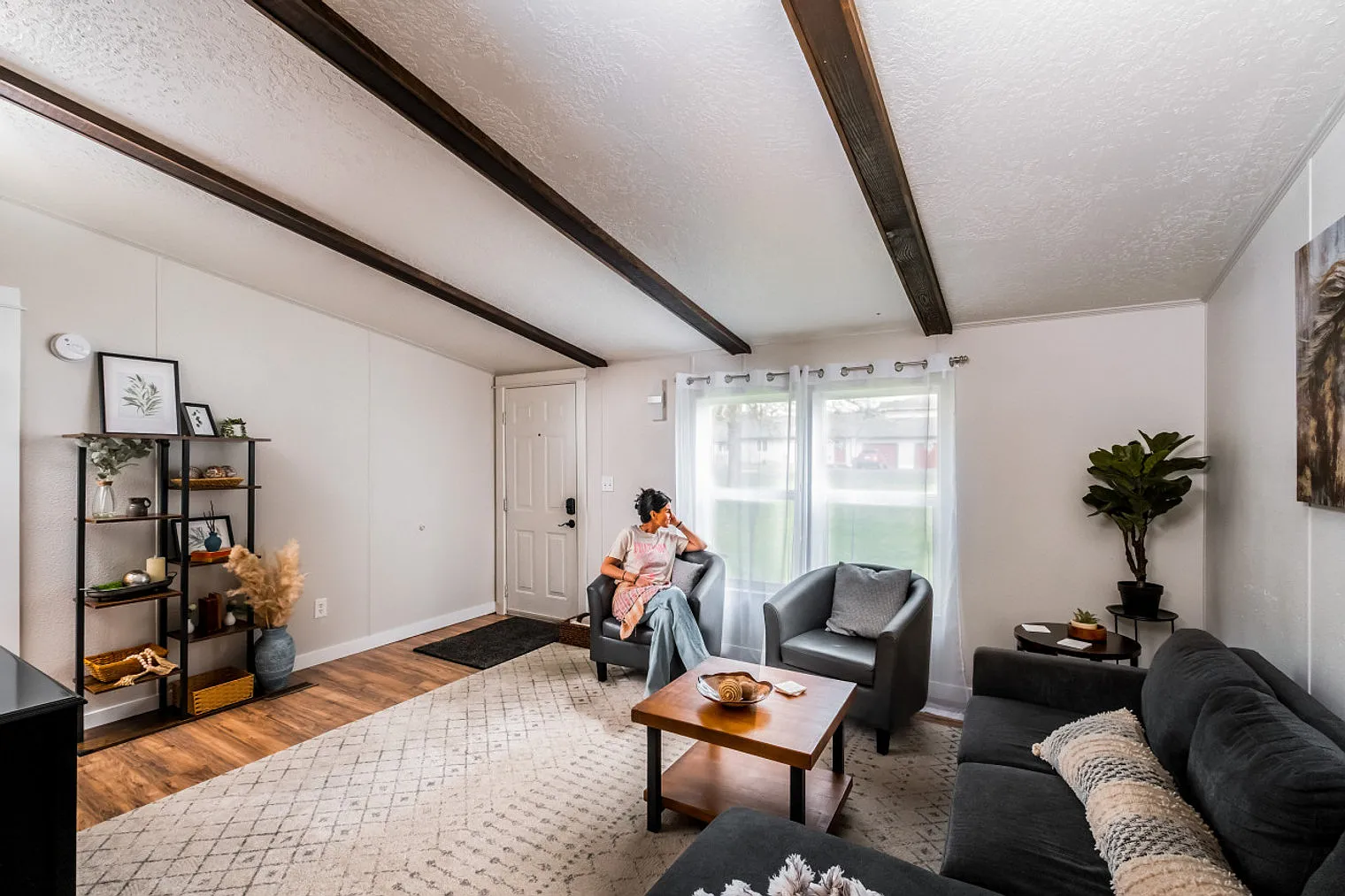 3 bed, 2.0 bath, 1496 sqft, $7,288 — Photo 4