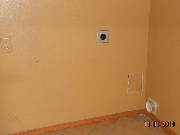 5th image of 2600 Greenfield Dr