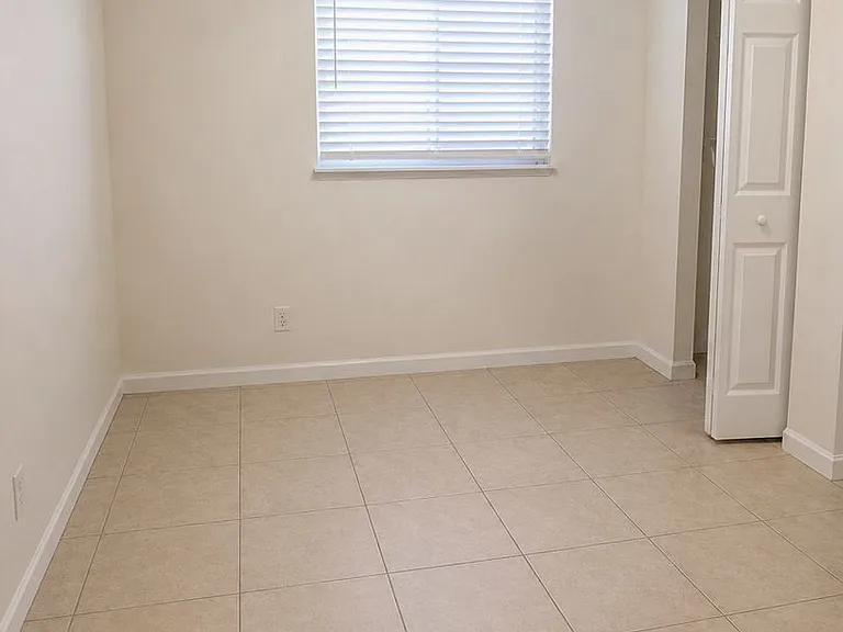 1623 SW Santa Barbara Pl — Photo 13