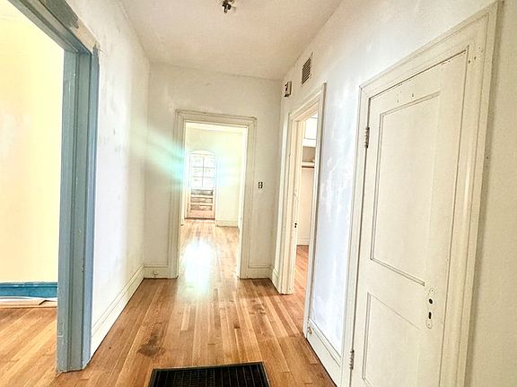4th image of 200 Clement Ave