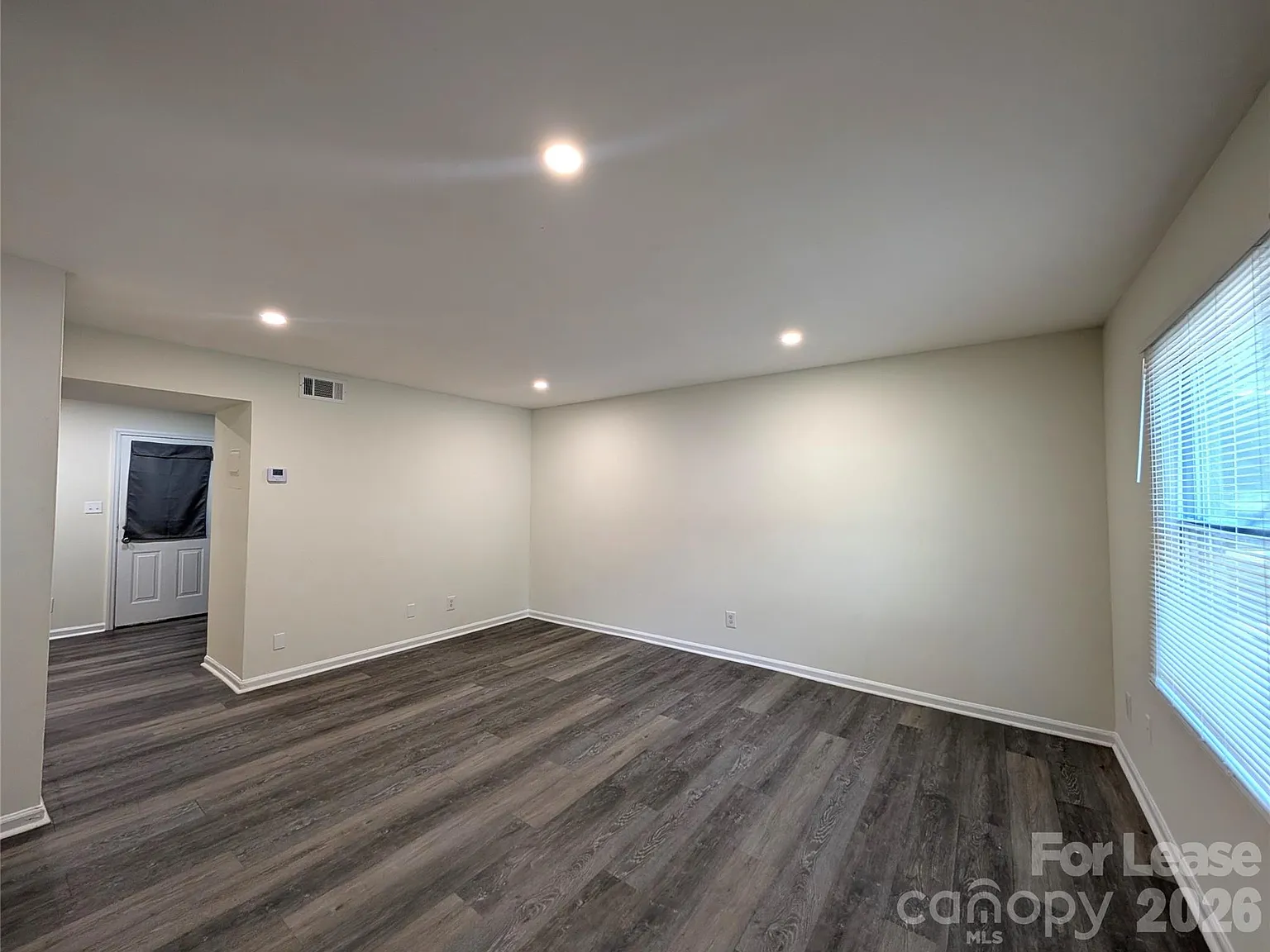 2 bed, 1.5 bath, 952 sqft, $1,350 — Photo 4