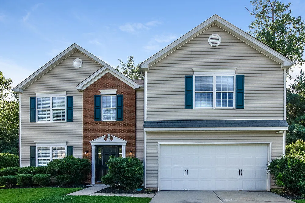 4 bed, 2.5 bath, 2281 sqft, $3,230 — Photo 1