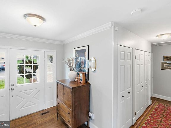 4th image of 9822 Wolcott Dr
