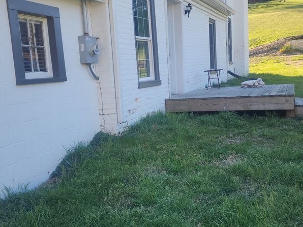 102 Darby Rd