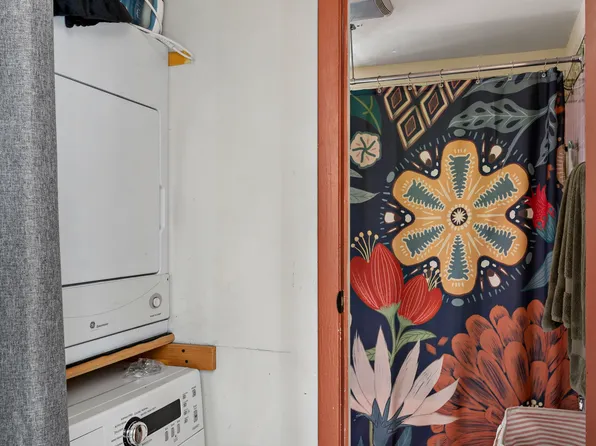 882 Park Place image 36 of 49