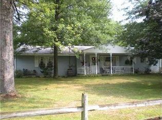 1050 Eastwood Rd, Beaver Falls, PA 15010