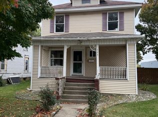 393 N 6th Ave, Kankakee, IL 60901